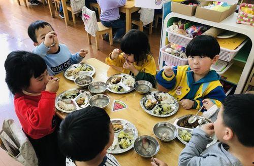 娱乐吃瓜酱幼儿园,揭秘童趣世界里的欢乐与成长 第1张 娱乐吃瓜酱幼儿园,揭秘童趣世界里的欢乐与成长 第1张